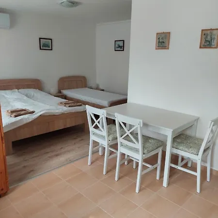 アパート Szent Bernat Vendeghaz *