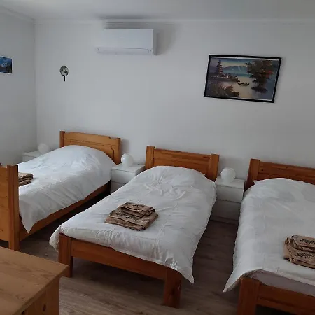 Apartman Szent Bernat Vendeghaz *