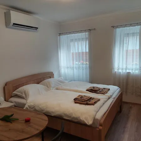 Szent Bernat Vendeghaz アパート *