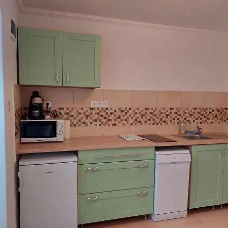 アパート Szent Bernat Vendeghaz ヴェスプレーム