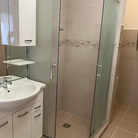 Apartman Szent Bernat Vendeghaz *