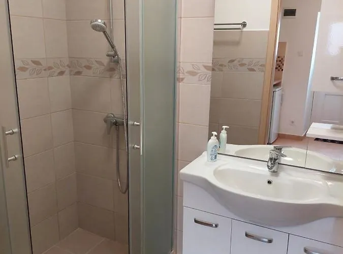 Szent Bernat Vendeghaz Апартаменты Веспрем