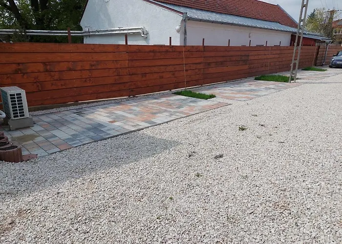 Szent Bernat Vendeghaz Апартаменты *